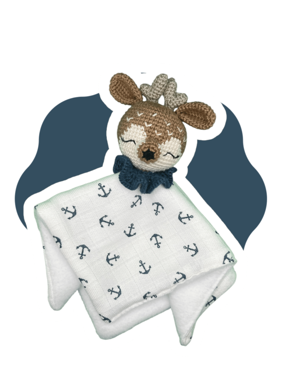 Doudou cerf avec lange motif ancre au crochet