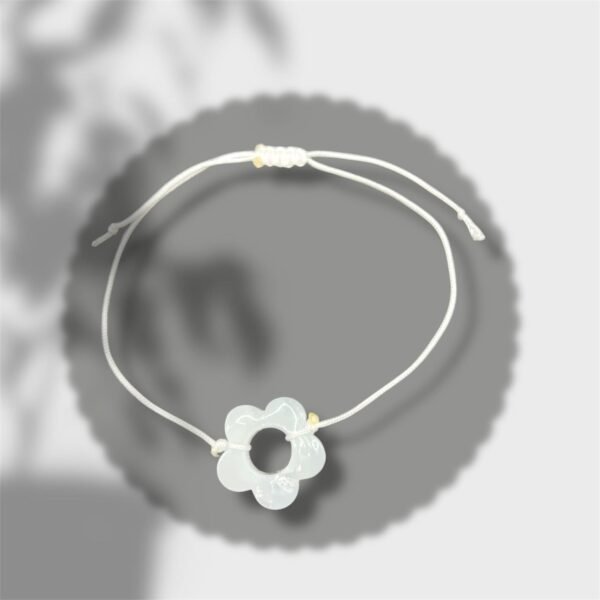 bracelet fleur blanc nacré