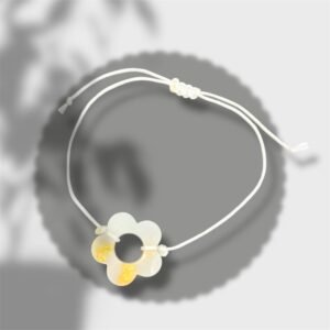 bracelet fleur blanc et doré