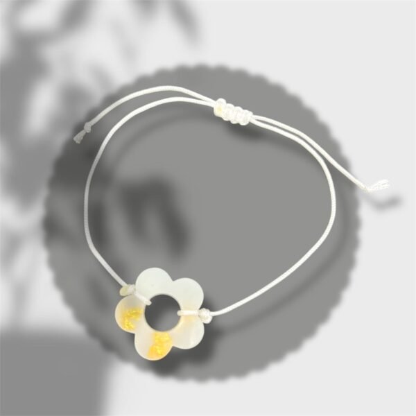 bracelet fleur blanc et doré