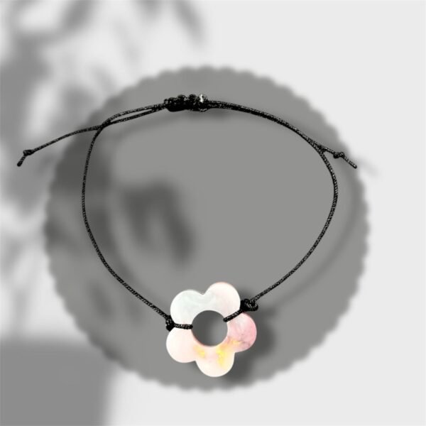 bracelet fleur blanc, jaune et rose